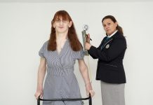 Gruaja më e gjatë në botë është 2,15 metra