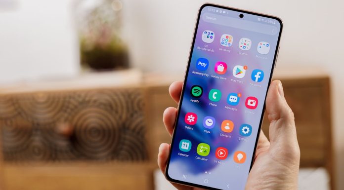 Samsung heq reklamat nga aplikacionet e tij