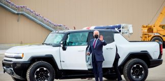 Shqiptari që projektoi makinën elektrike “Hummer EV”