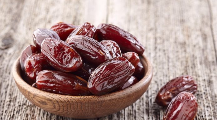 Disa përfitime të mahnitshme që vijnë nga ngrënia e hurmave gjatë dimrit