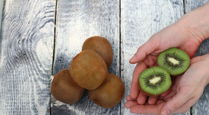 4 arsye pse duhet ta përfshini kivin në dietën tuaj