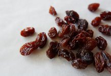 Disa përfitime shëndetësore nga konsumimi i rrushit të thatë