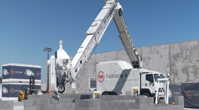 Roboti Hadrian X do të ndërtojë 5000 shtëpi në Meksikë