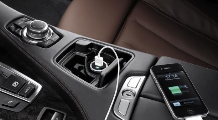 Pse nuk duhet ta mbushni telefonin në veturë?