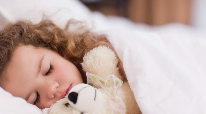 Si ta dini nëse fëmija juaj vuan nga apnea e gjumit?