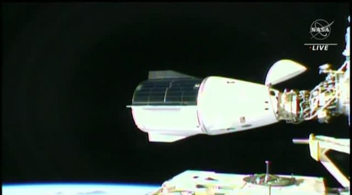 Mbërrin në Stacionin Hapësirës ekuipazhi me katër astronautë