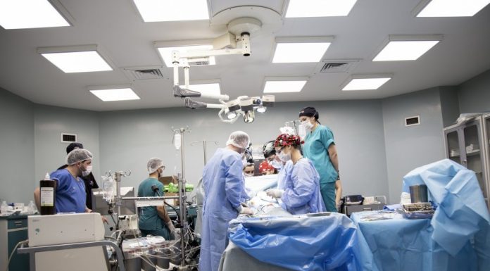 QKUK: Kardiokirurgët amerikanë dhe italianë operojnë 10 fëmijë me probleme në zemër